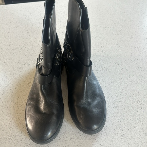 ๐ Michael Kors Fulton Leather Biker Bootie, Black 8.5๐S7 - Picture 3 of 5